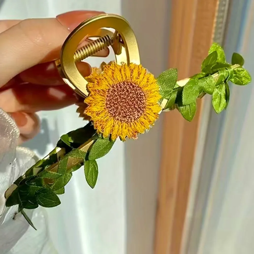 NEW Boho Sunflower Hair Claw Clip – Natural Floral Hair Accessory